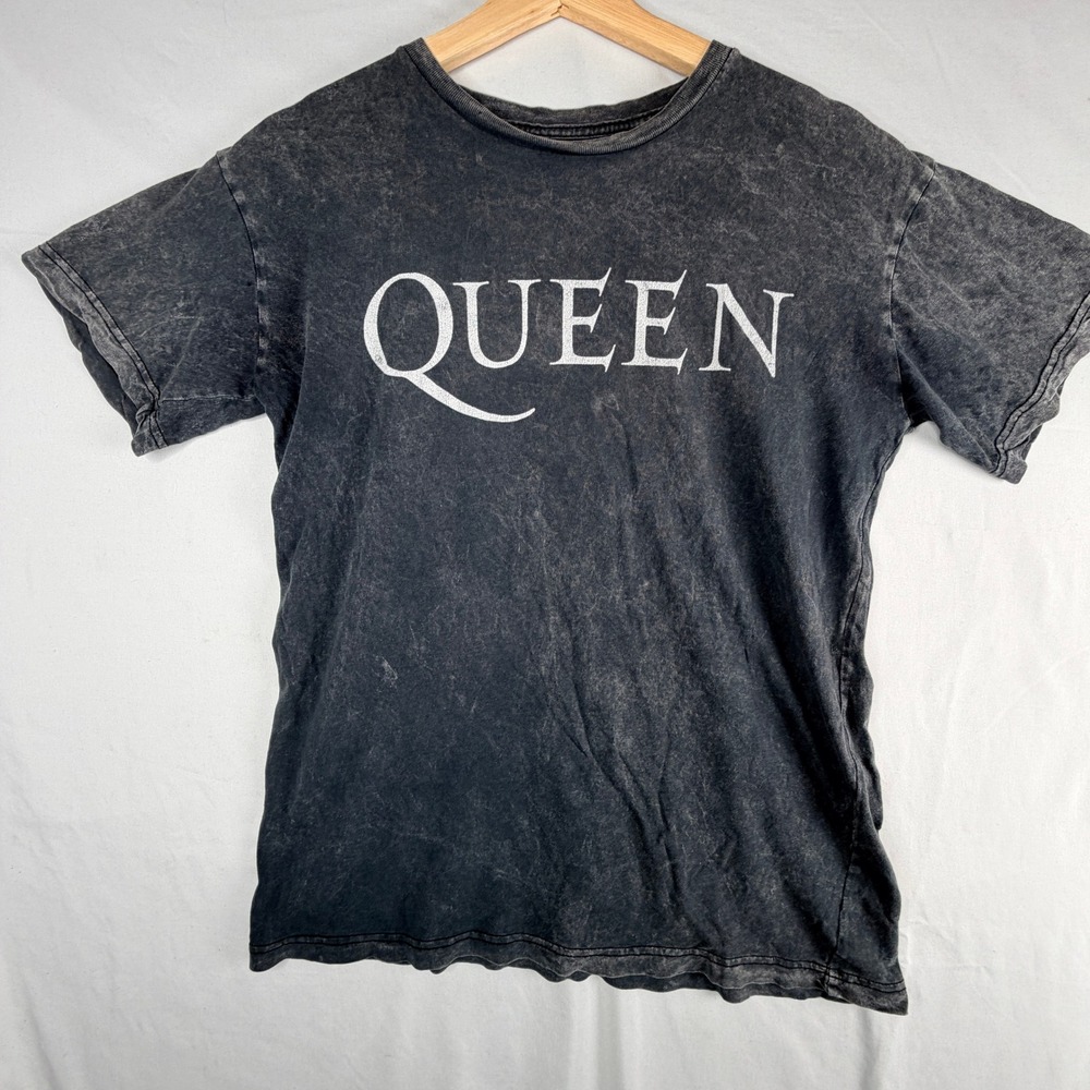 Queen Band T-Shirt Mens Medium Black Acid Wash Graphic Logo Short Sleeve Tee
